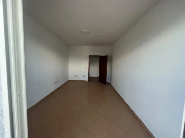 Tirane, shes apartament 2+1+Aneks+Ballkon Kati 9, 95 m² 175.000 € (KOMUNA E PARISIT)