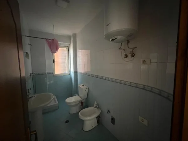 Tirane, shes apartament 2+1+Aneks+Ballkon Kati 9, 95 m² 175.000 € (KOMUNA E PARISIT)
