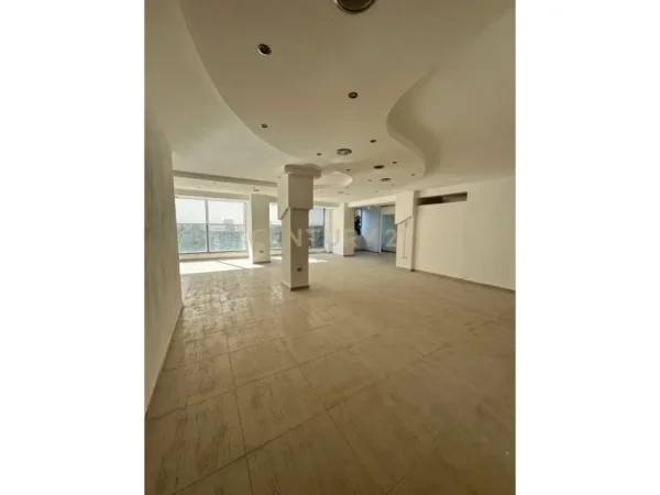 Durres, jepet me qera ambjent biznesi Kati 2, 136 m² 600 € (Aleksander Goga)