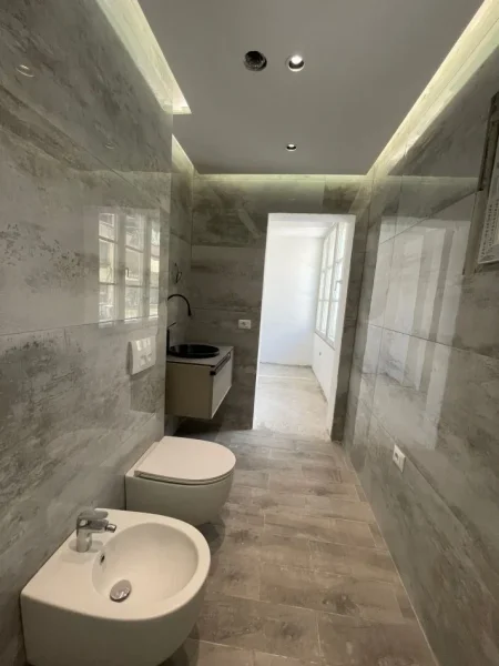 Tirane, shitet apartament 3+1+Ballkon Kati 2, 145.000 m² 203.000 € (shkolla baletit)