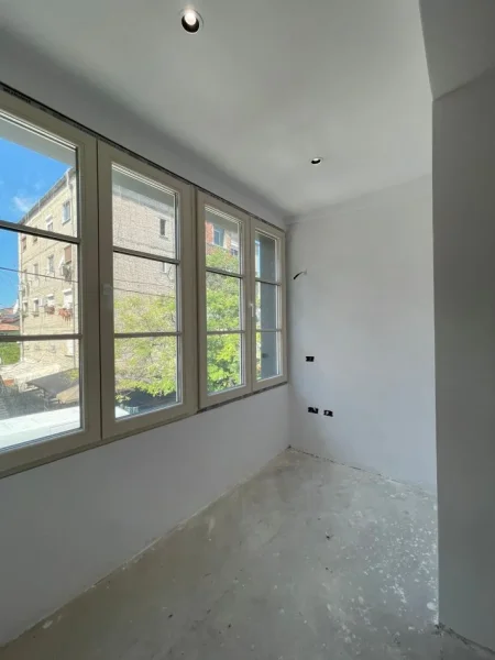 Tirane, shitet apartament 3+1+Ballkon Kati 2, 145.000 m² 203.000 € (shkolla baletit)