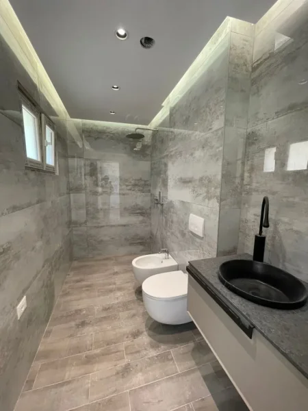 Tirane, shitet apartament 3+1+Ballkon Kati 2, 145.000 m² 203.000 € (shkolla baletit)
