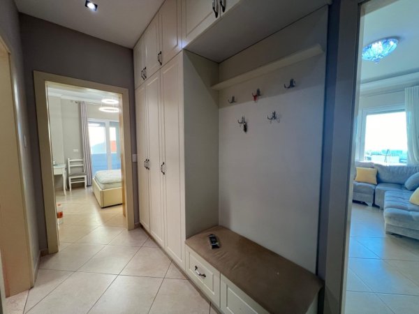 Tirane, shitet apartament 2+1+Ballkon Kati 1, 93 m² 125.000 € (Fresku)