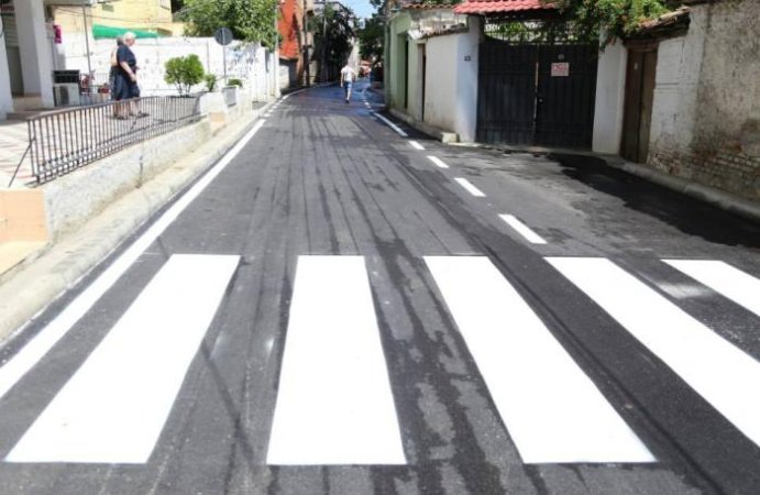 Tirane, jepet me qera ambjent biznesi Kati 0, 9 m² 300 € (Isman Alla)