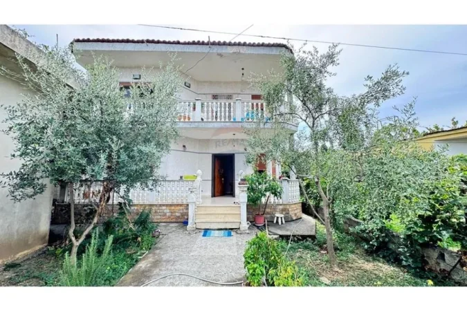 Tirane, jepet me qera apartament 2+1 , 161 m² 450 € (Laprake)