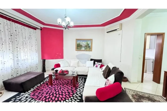 Tirane, jepet me qera apartament 2+1 , 161 m² 450 € (Laprake)