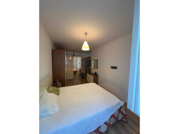 Tirane, jepet me qera apartament 2+1 Kati 3, 500 € (Rruga Frostina Plaku)