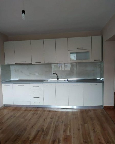 Tirane, jepet me qera 1+1 Kati 2, 70 m² 450 € (21 Dhjetori)