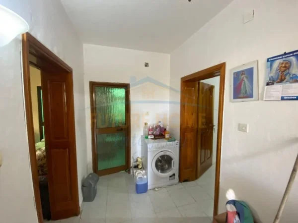 Tirane, jepet me qera apartament 2+1 Kati 0, 166 m² 400 € (Rruga Todi Shkurti)