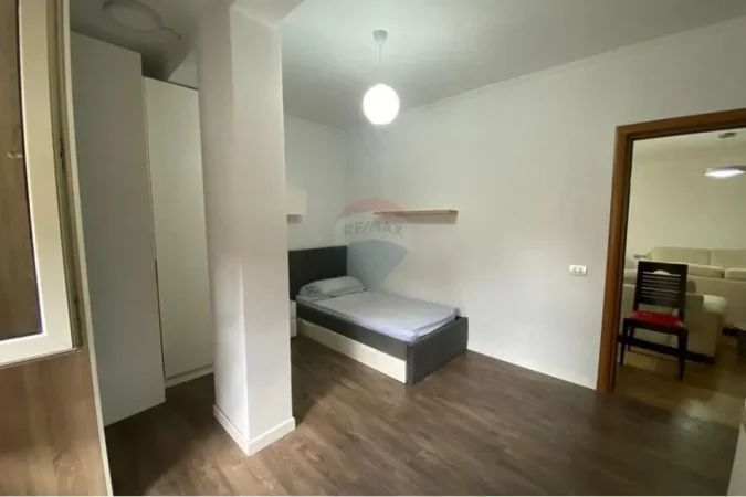 Tirane, jepet me qera apartament 2+1 Kati 3, 92 m² 650 € (Stadiumi Dinamo - Rruga Sulejman Delvina - Tirana e Re - Stadiumi Dinamo)
