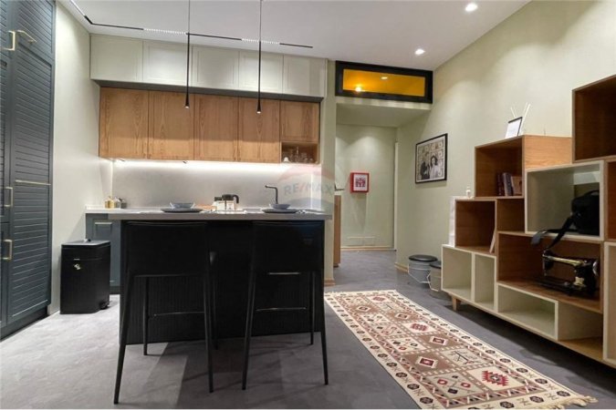 Tirane, jepet me qera apartament 1+1 , 74 m² 900 € (Rruga e Kavajes-Kompleksi Delijorgji)