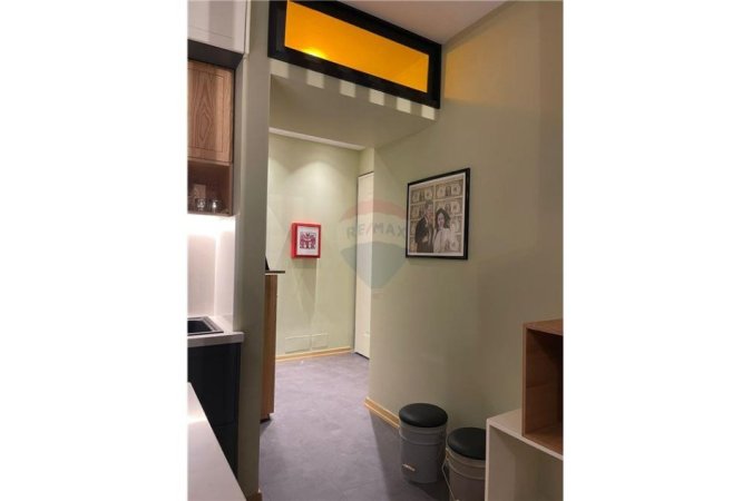 Tirane, jepet me qera apartament 1+1 , 74 m² 900 € (Rruga e Kavajes-Kompleksi Delijorgji)
