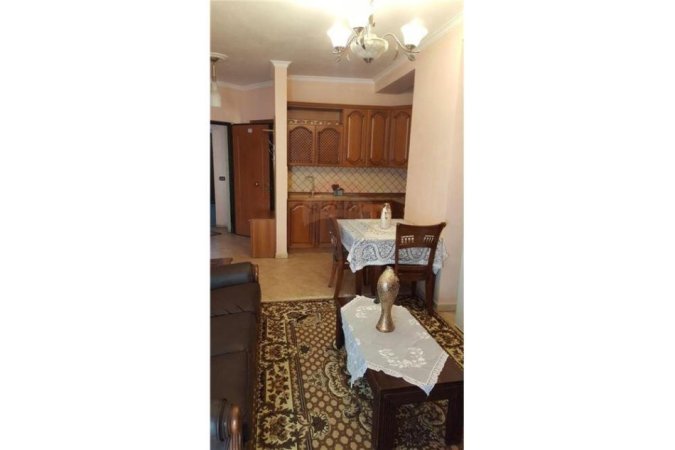 Tirane, jepet me qera apartament 1+1 Kati 8, 65 m² 500 € (Lidhja e Prizrenit-Bllok-Garda)