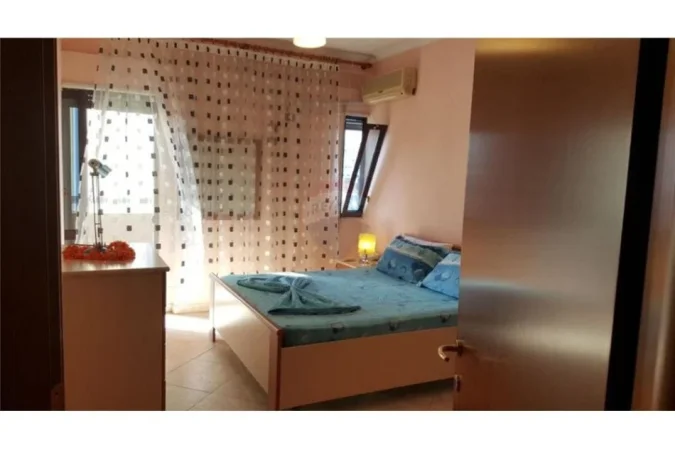 Tirane, jepet me qera apartament 1+1 Kati 8, 65 m² 500 € (Lidhja e Prizrenit-Bllok-Garda)