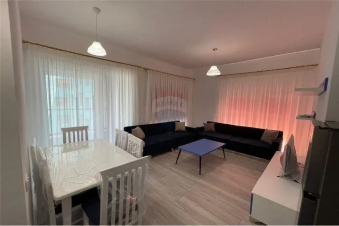 Tirane, jepet me qera apartament 2+1 , 90 m² 450 € (Kompleksi Mangalem)