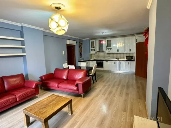 Tirane, jepet me qera apartament 2+1 Kati 2, 165 m² 800 € (rrugae bogdaneve)
