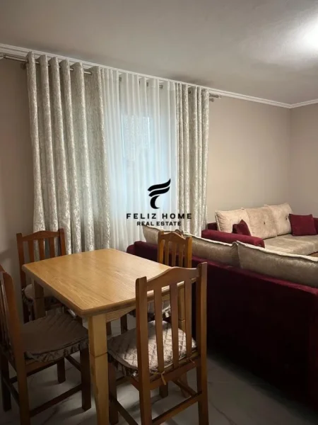 Tirane, jepet me qera apartament 1+1 Kati 1, 65 m² 450 € (SAUK)