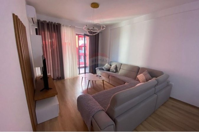 Tirane, jepet me qera apartament 2+1 , 97 m² 600 € (Rruga e Dibres- Farmacia 10)