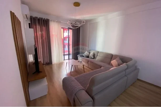 Tirane, jepet me qera apartament 2+1 , 97 m² 600 € (Rruga e Dibres- Farmacia 10)