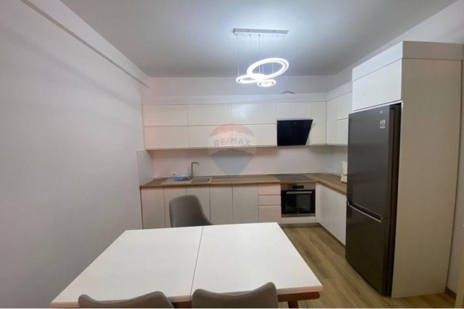 Tirane, jepet me qera apartament 2+1 , 97 m² 600 € (Rruga e Dibres- Farmacia 10)