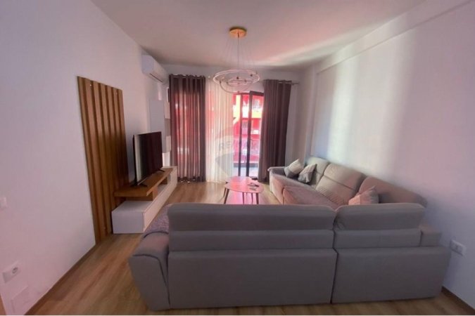 Tirane, jepet me qera apartament 2+1 , 97 m² 600 € (Rruga e Dibres- Farmacia 10)