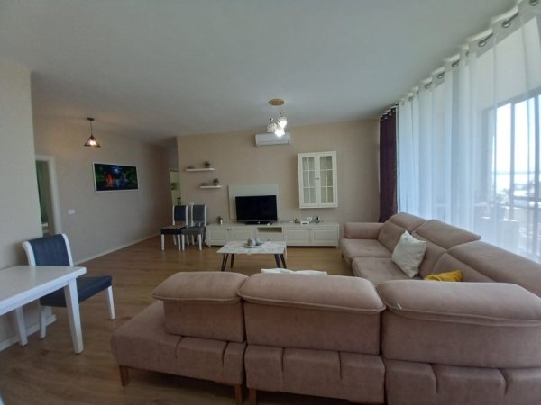Durres, jepet me qera apartament 2+1 Kati 3, 120 m² 650 € (Vila Zogut, Durres)