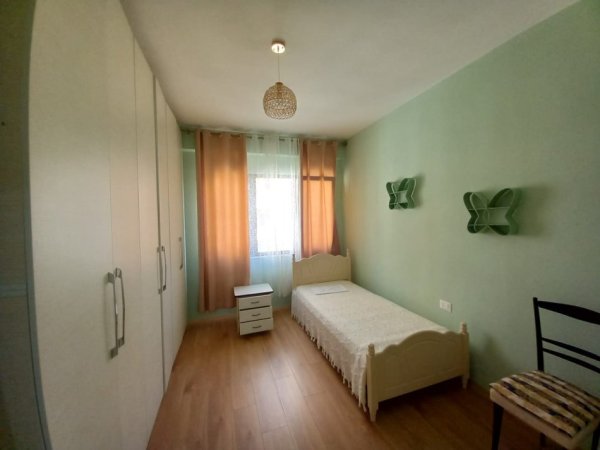 Durres, jepet me qera apartament 2+1 Kati 3, 120 m² 650 € (Vila Zogut, Durres)