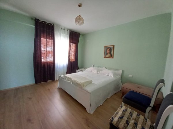 Durres, jepet me qera apartament 2+1 Kati 3, 120 m² 650 € (Vila Zogut, Durres)