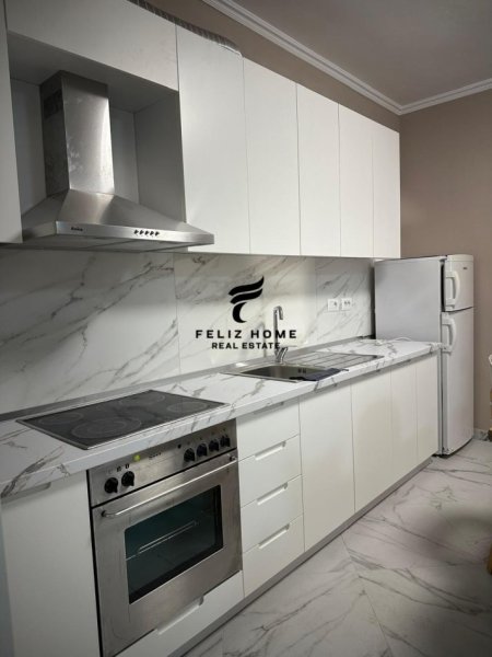 Tirane, jepet me qera apartament 1+1 Kati 1, 65 m² 450 € (SAUK)