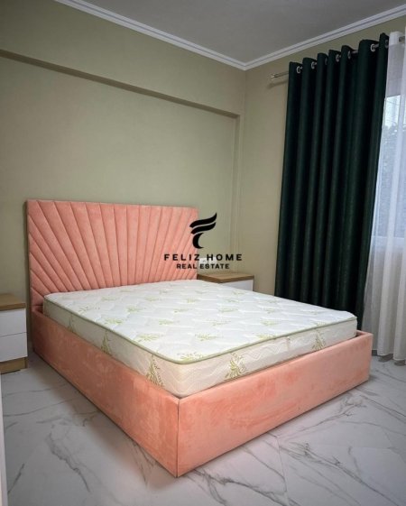 Tirane, jepet me qera apartament 1+1 Kati 1, 65 m² 450 € (SAUK)