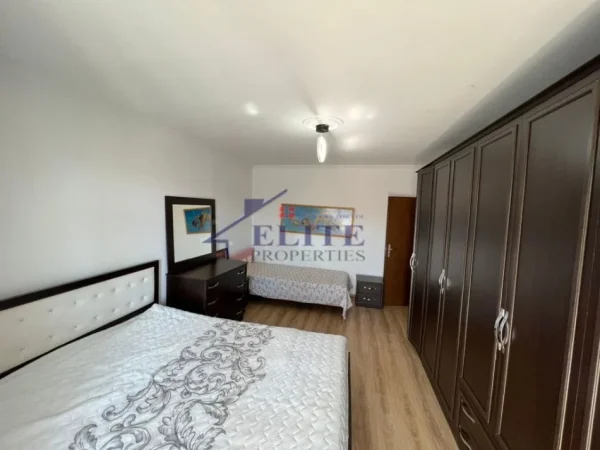 Tirane, jepet me qera apartament 1+1+Ballkon Kati 5, 68 m² 550 € (Diplomat 2)