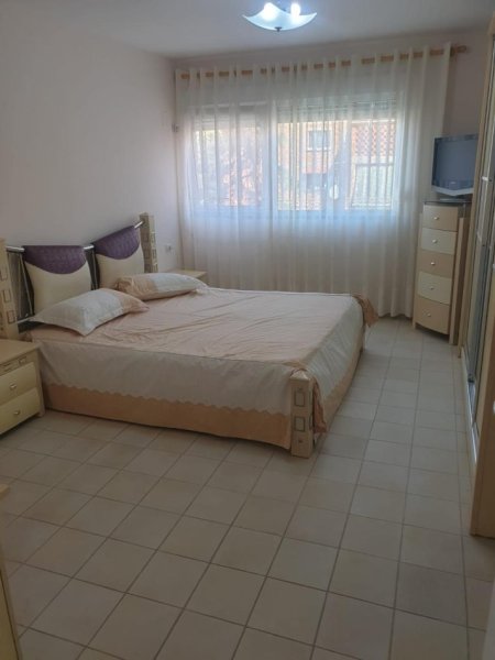 Tirane, jepet me qera apartament 2+1+Ballkon Kati 3, 110 m² 700 € (rruga e Kavajes)
