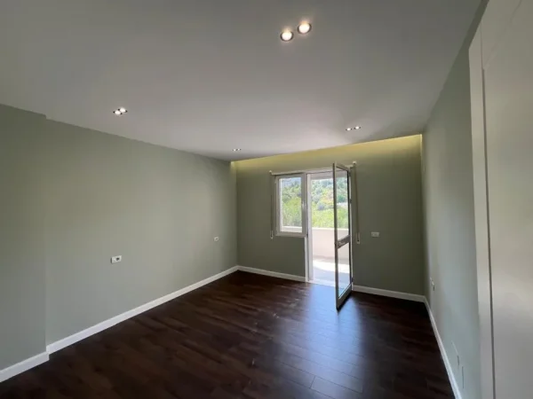 Tirane, shitet apartament 2+1+Ballkon Kati 3, 120 m² 210.000 € (Shkelqim Fusha)