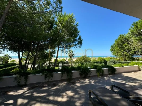 Gjiri Lalezit | Hamallaj, shitet Vile 2 Katshe , 800 m² (GJIRI I LALZIT, Durrës, Albania)