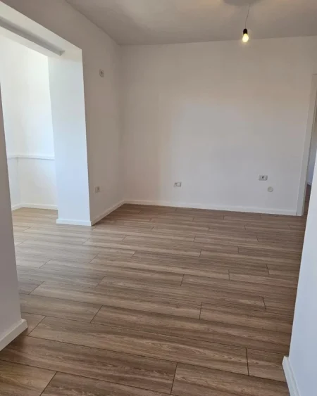 Tirane, shes apartament 1+1 Kati 3, 55 m² 110.000 € (rruga petro nini)