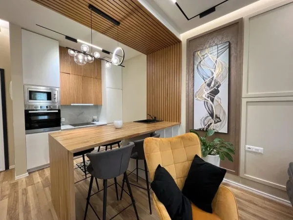 Tirane, jepet me qera apartament 1+1+Ballkon Kati 4, 75 m² 800 € (Kompleksi Square 21)