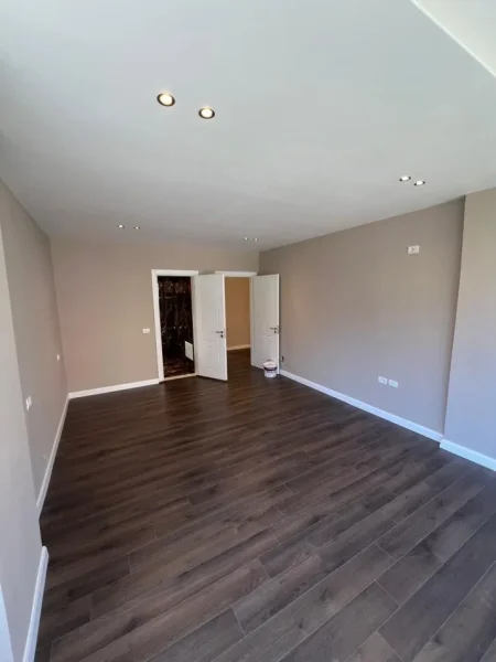 Tirane, shitet apartament 2+1+Aneks+Ballkon Kati 2, 121 m² 210.000 € (Kopshti Botanik)