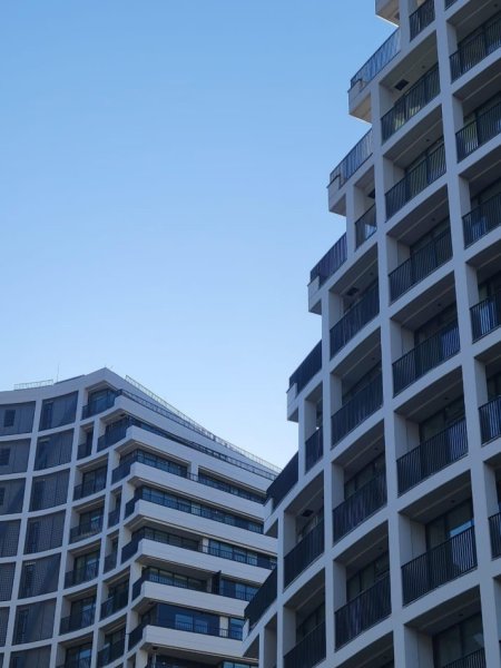 Tirane, jepet me qera zyre Kati 4, 242 m² 4.150 € (Lake View Residence)