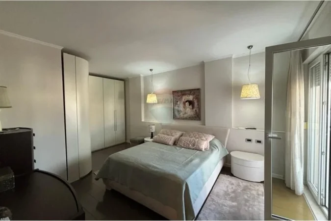 Tirane, shitet apartament 2+1 Kati 6, 121 m² 295.500 € (Rruga e Elbasanit,)