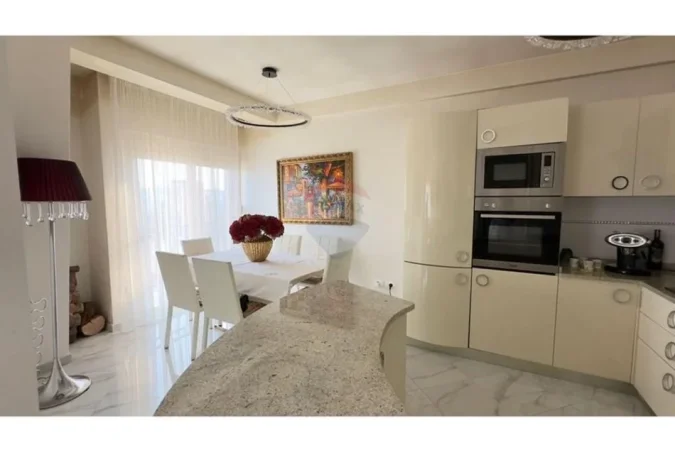 Tirane, shitet apartament 2+1 , 112 m² 265.000 € (Pazari i Ri, Rruga Tefta Tashko)