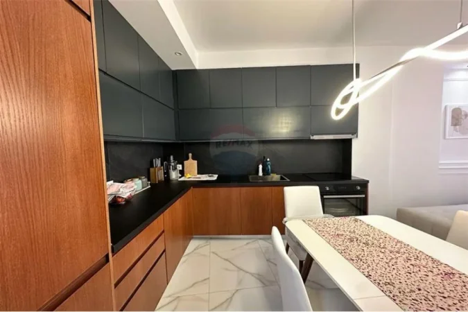 Tirane, shitet apartament 1+1 Kati 2, 80 m² 165.000 € (Rruga e Dibrës)