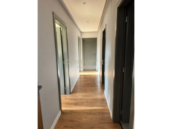 Tirane, shitet apartament 3+1 Kati 8, 138 m² 268.000 € (rruga e elbasanit)