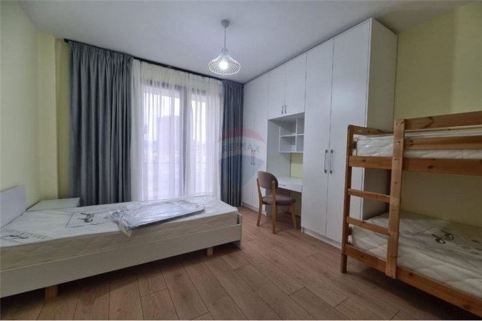Tirane, jepet me qera apartament 2+1 Kati 5, 1.000 € (Rruga Skenderbeg)