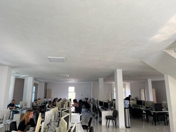 Tirane, jepet me qera zyre Kati 3, 350 m² 2.000 € (Tirane Rruga Gjergj Legisi, godine 5 kateshe, pallati • “Zef Luli”, Zona Kadastrale 8310, Laprake, Tiranë 1001)