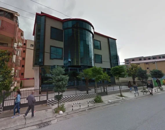 Tirane, jepet me qera zyre Kati 3, 350 m² 2.000 € (Tirane Rruga Gjergj Legisi, godine 5 kateshe, pallati • “Zef Luli”, Zona Kadastrale 8310, Laprake, Tiranë 1001)