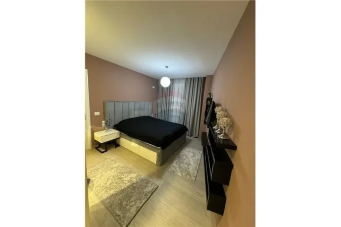 Tirane, jepet me qera 2+1+Ballkon Kati 3, 97 m² 1.100 € (Liqeni i Thate)