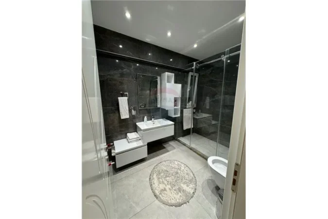 Tirane, jepet me qera 2+1+Ballkon Kati 3, 97 m² 1.100 € (Liqeni i Thate)