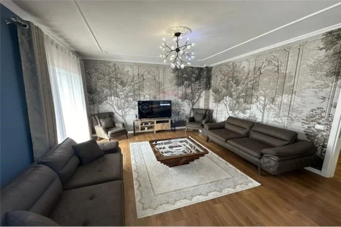Tirane, shitet apartament 2+1 Kati 2, 122 m² 210.000 € (APARTAMENT 2+1 PER SHITJE TEK KOPSHTI BOTANIK)