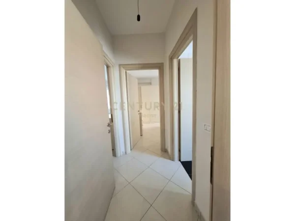 Tirane, jepet me qera apartament 2+1 Kati 3, 102 m² 500 € (yzberisht)