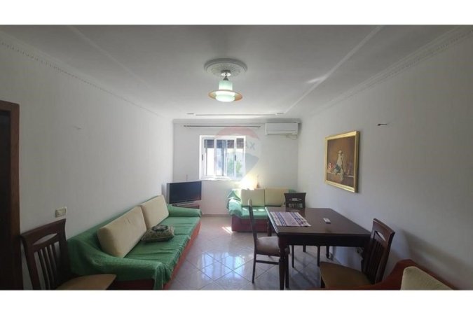 Tirane, jepet me qera apartament 2+1 Kati 2, 85 m² 500 € (Apartament 2+1 per qira te rruga e Elbasanit)